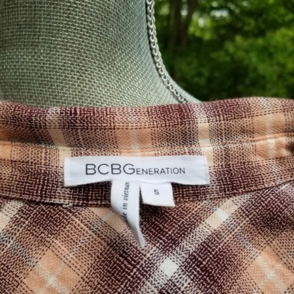 Bcbgeneration Plaid Button Down Small - image 6